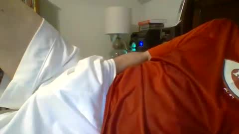 Snapshot of sosofaggot chatting on December 9, 2024, 8:33 am sosofaggot online show from December 9, 2024, 8:33 am