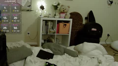 Bunnydathug online show from October 7, 2025, 10:01 am