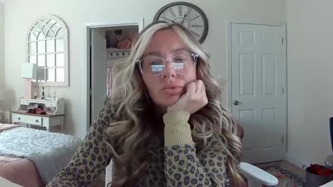 Your Barbii online show from February 6, 2025, 8:45 pm