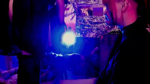 Leah online show from November 30, 2025, 3:54 am