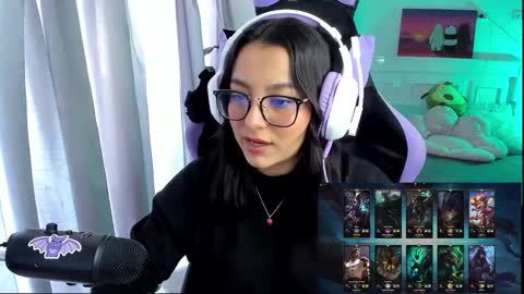 Lili online show from January 14, 2025, 6:07 pm