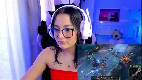 Lili online show from January 27, 2025, 4:54 pm