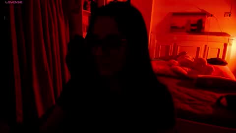 Lili online show from September 19, 2025, 3:19 am