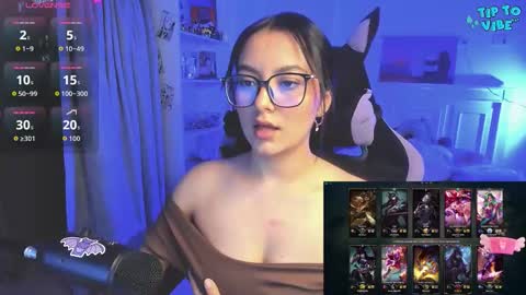 Lili online show from November 9, 2025, 12:53 am