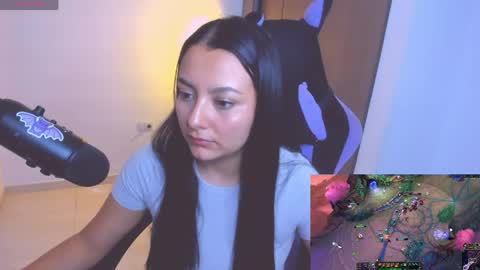 Lili online show from April 20, 2026, 11:28 pm