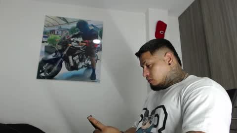 soy_apolo online show from September 14, 2025, 12:32 am