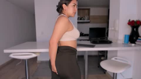 MIA online show from November 19, 2025, 10:10 pm