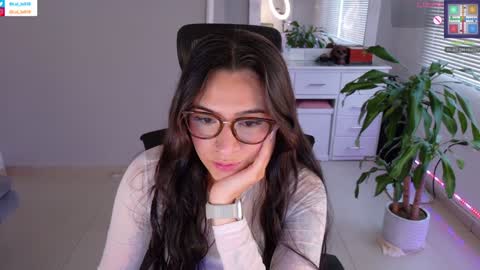 Luisa    online show from January 25, 2025, 10:39 pm