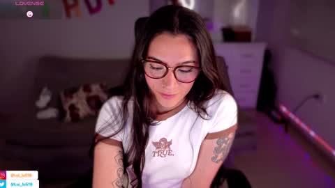 Luisa    online show from March 9, 2025, 1:04 am