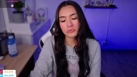 Luisa    online show from September 10, 2025, 9:59 pm