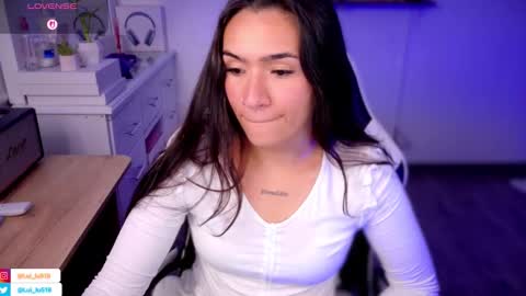 Luisa    online show from November 3, 2025, 11:26 pm