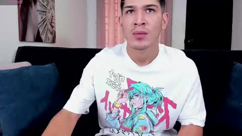 Snapshot of soyraydimarco_ chatting on October 3, 2025, 1:52 pm RayDimarco  independent model online show from October 3, 2025, 1:52 pm