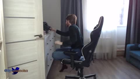 Snapshot of spaisenok chatting on December 13, 2024, 10:19 am Mike online show from December 13, 2024, 10:19 am