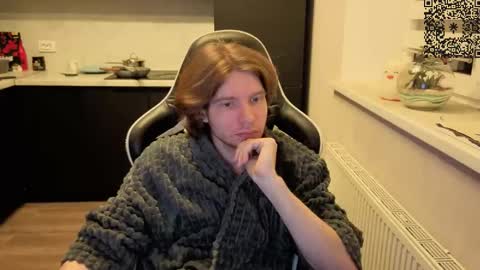 Snapshot of spaisenok chatting on October 26, 2025, 9:21 pm Mike online show from October 26, 2025, 9:21 pm