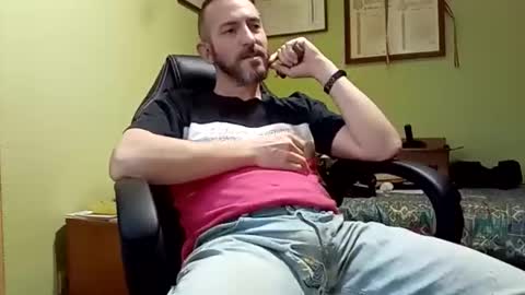 Snapshot of spanishharddick chatting on February 10, 2025, 5:41 pm Manu  online show from February 10, 2025, 5:41 pm