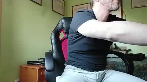 Manu  online show from November 6, 2025, 6:20 pm