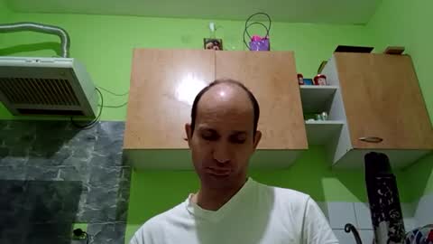 Snaiky online show from March 9, 2026, 11:42 pm