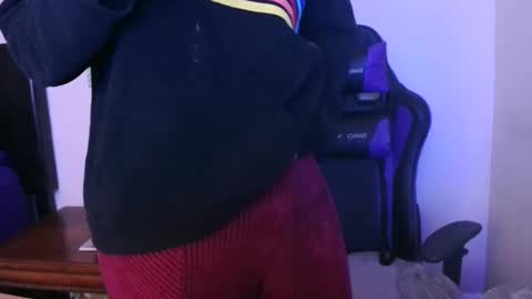 Tip 1 token  Follow me on instagram  Sparkle pinuppp online show from January 5, 2025, 4:06 pm