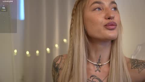 Snapshot of sparks__daisy chatting on December 20, 2024, 11:00 am DAISY online show from December 20, 2024, 11:00 am