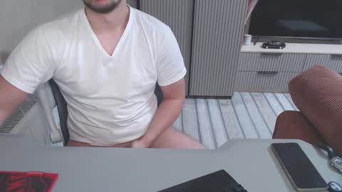 Snapshot of spb78 chatting on January 12, 2025, 3:49 am Art online show from January 12, 2025, 3:49 am