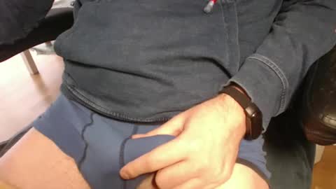 Snapshot of specific94 chatting on December 7, 2024, 12:35 pm specific94 online show from December 7, 2024, 12:35 pm