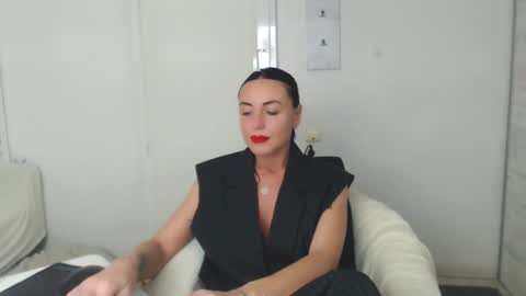 Carla online show from February 2, 2025, 8:51 pm