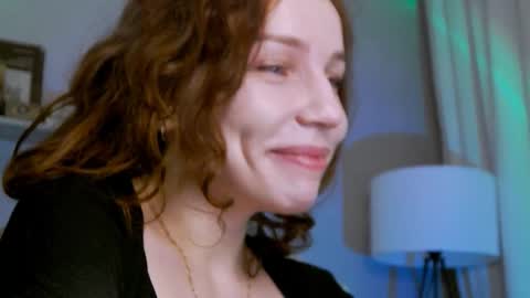 spicy___caramel online show from February 18, 2026, 4:14 pm