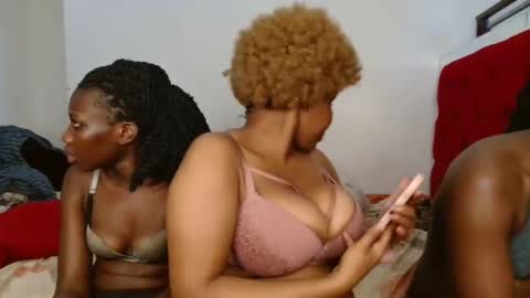 Snapshot of spicy_suzzy chatting on October 18, 2025, 4:15 am Spicy online show from October 18, 2025, 4:15 am