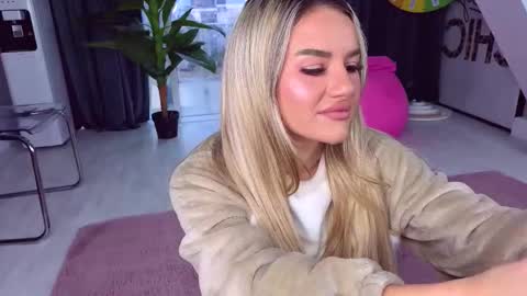 Anna online show from November 8, 2025, 12:38 pm