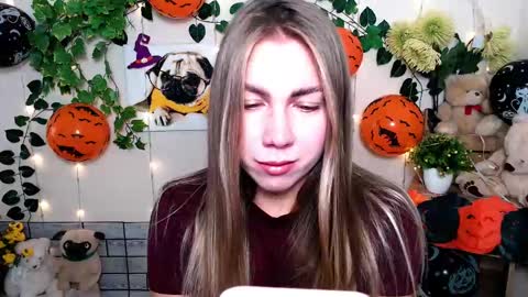 Snapshot of sport_tall_karina chatting on October 31, 2025, 9:10 am Karina online show from October 31, 2025, 9:10 am