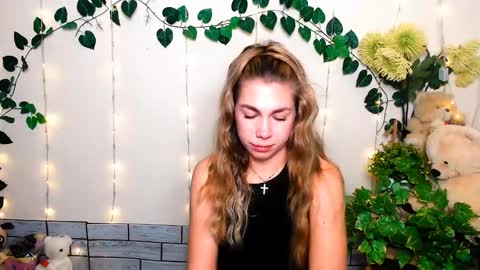 Karina online show from March 19, 2026, 7:01 am