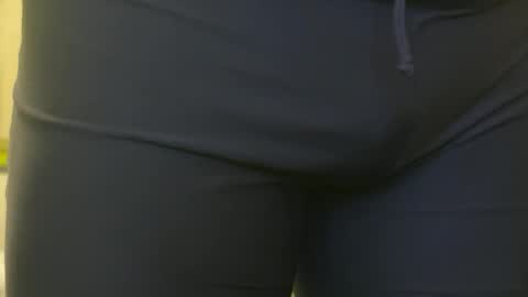 MicroClit online show from December 1, 2025, 7:41 pm