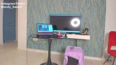 Snapshot of squirt_blondy chatting on February 28, 2025, 12:31 pm Caila online show from February 28, 2025, 12:31 pm
