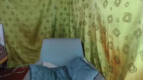 valeria online show from November 24, 2025, 3:50 am