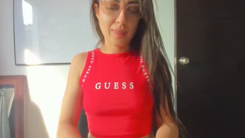 Tati online show from February 15, 2026, 8:49 pm