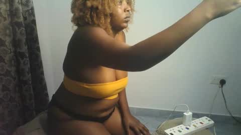 Sexy muna online show from June 3, 2026, 7:19 pm
