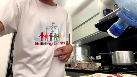 sorry mom online show from December 23, 2024, 8:25 pm