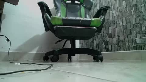 sr master cum its my old account online show from February 23, 2025, 5:01 am