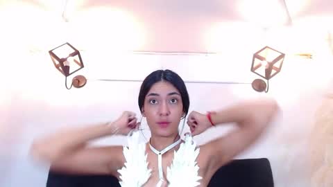 Snapshot of srta_luciana chatting on June 9, 2026, 11:55 am . . online show from June 9, 2026, 11:55 am
