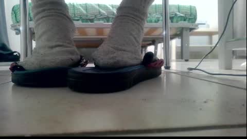 Snapshot of ssenzo chatting on December 6, 2024, 10:19 pm ssenzo online show from December 6, 2024, 10:19 pm