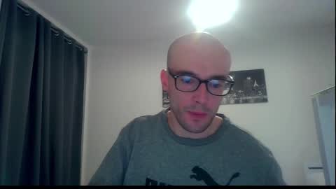 Snapshot of ssenzo chatting on December 7, 2024, 7:38 am ssenzo online show from December 7, 2024, 7:38 am