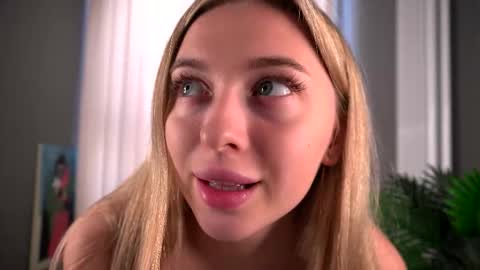 Kate online show from October 4, 2025, 8:12 am