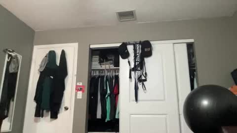 Jose online show from December 18, 2025, 2:06 am