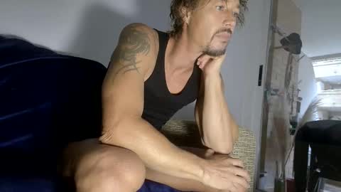 Snapshot of st_amor chatting on October 13, 2025, 1:00 pm St Amor online show from October 13, 2025, 1:00 pm