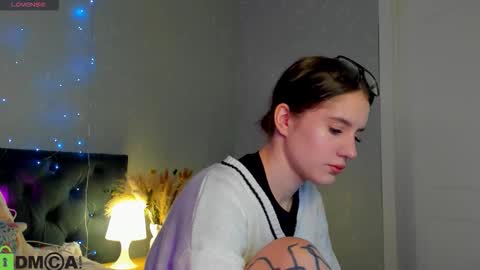 stacey__lace online show from October 19, 2025, 4:51 pm