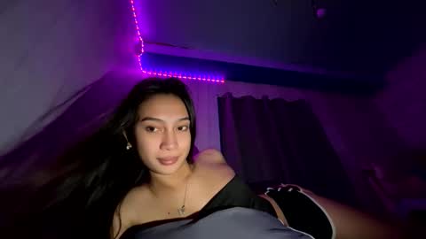 stacey_cravings online show from November 30, 2025, 1:59 pm