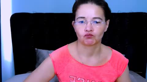 staceydarling online show from February 19, 2026, 12:12 pm