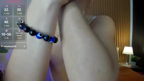 Stacy Woods online show from November 21, 2025, 4:16 pm