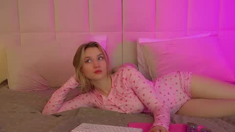 StacyEvances online show from January 13, 2026, 6:35 pm