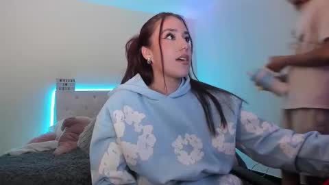 Stand and Rose online show from March 20, 2026, 2:49 am